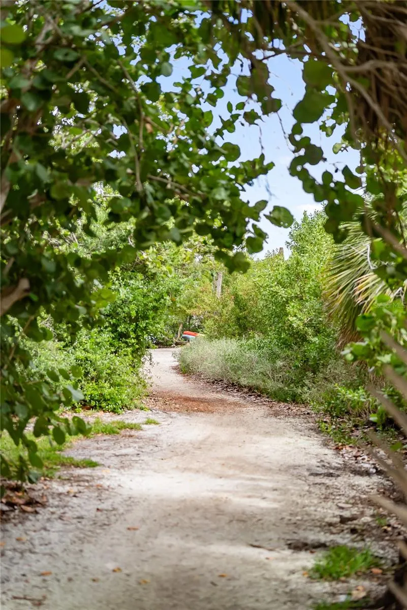 1750 BENJAMIN FRANKLIN DRIVE #6G Sarasota, FL 34236