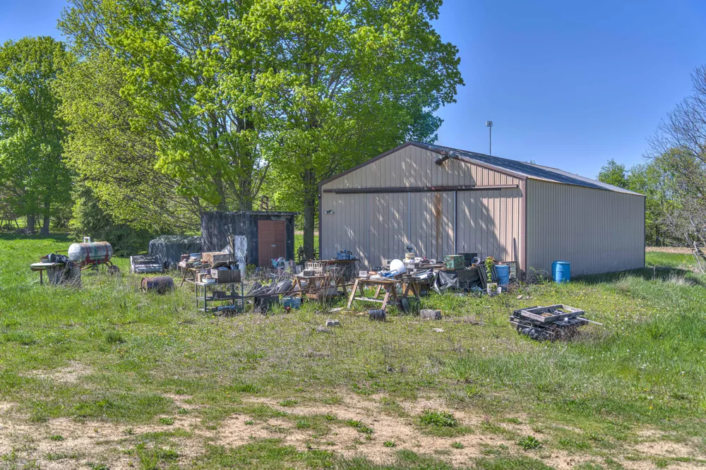 2951 Meridian Road Hudson, MI 49247