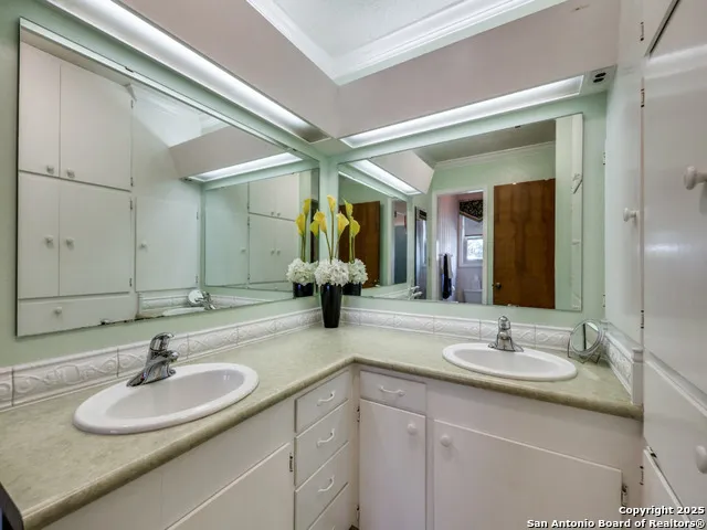 135 Manor Comfort, TX 78013