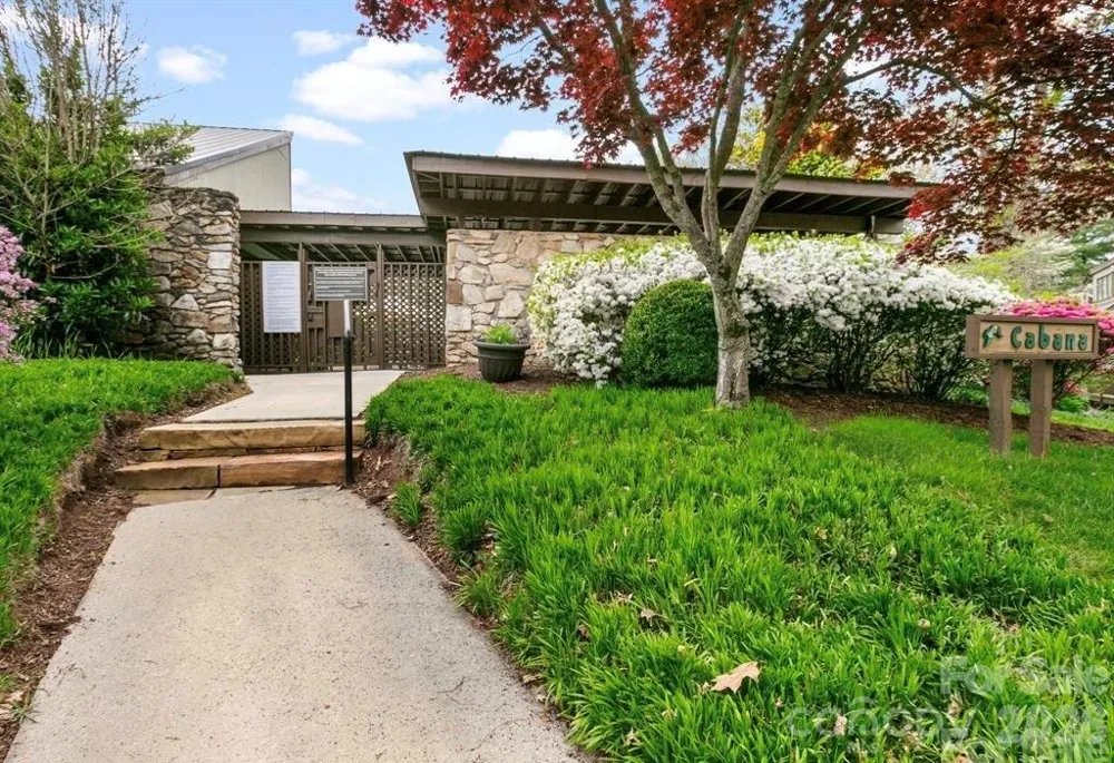 51 Maple Ridge Lane Asheville, NC 28806