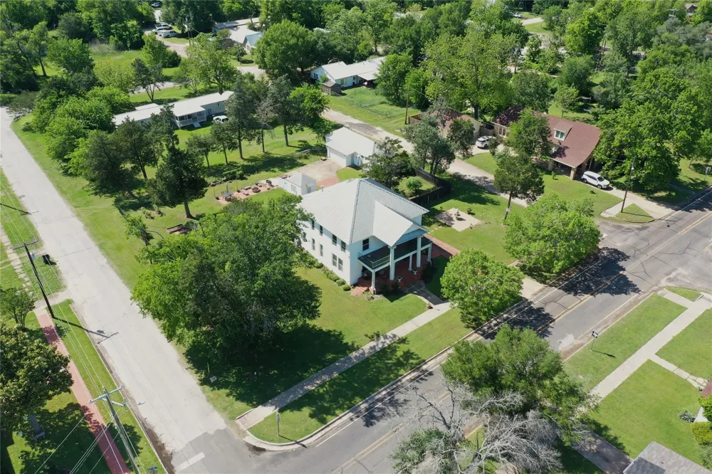 702 S 9th Avenue Teague, TX 75860