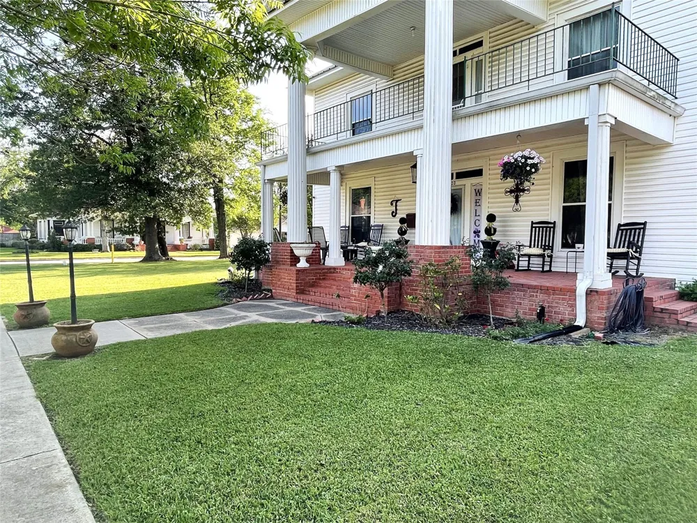 702 S 9th Avenue Teague, TX 75860