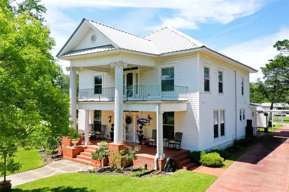 702 S 9th Avenue Teague, TX 75860
