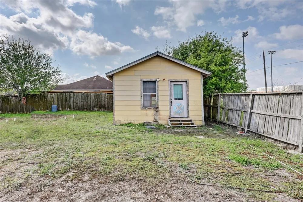 1109 Green Field Drive Corpus Christi, TX 78405