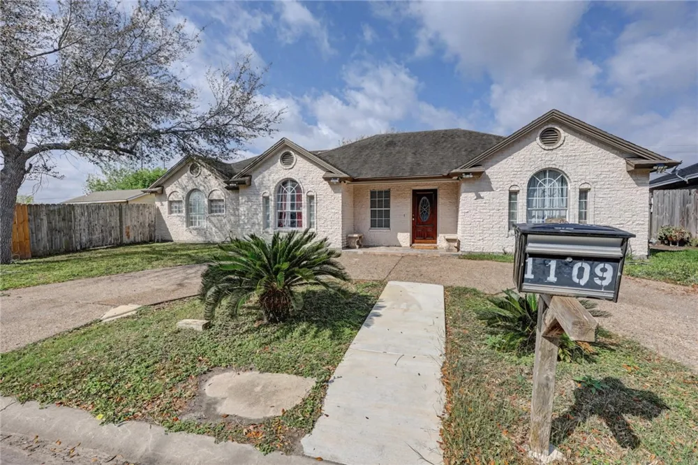 1109 Green Field Drive Corpus Christi, TX 78405