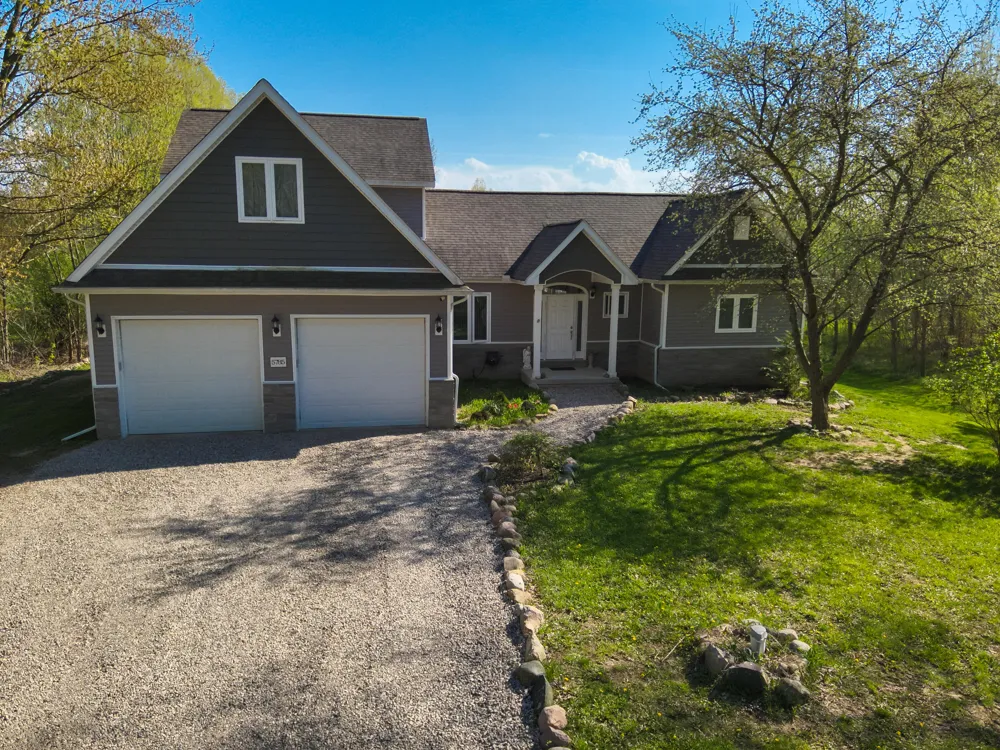 5785 Layton Road Fowlerville, MI 48836