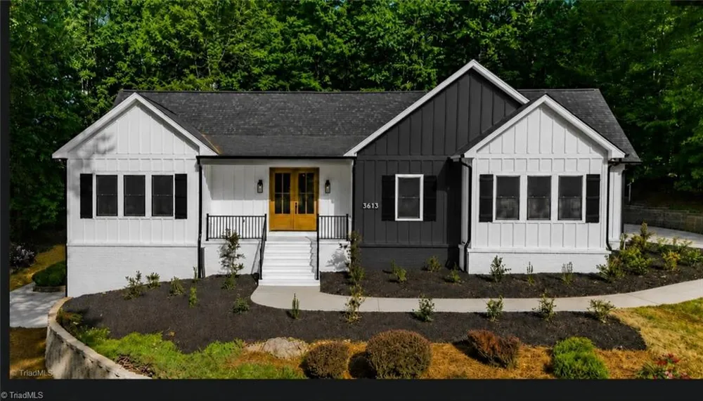 3613 Summit Lakes Drive Browns Summit, NC 27214