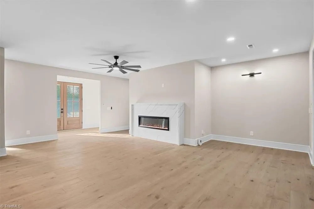 3613 Summit Lakes Drive Browns Summit, NC 27214