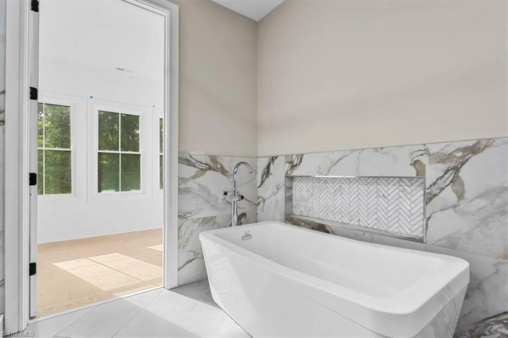 3613 Summit Lakes Drive Browns Summit, NC 27214