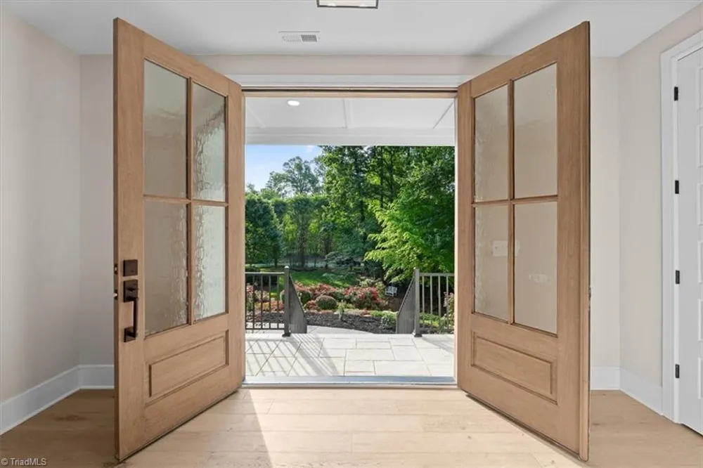 3613 Summit Lakes Drive Browns Summit, NC 27214