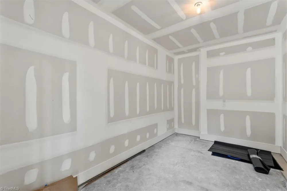 3613 Summit Lakes Drive Browns Summit, NC 27214