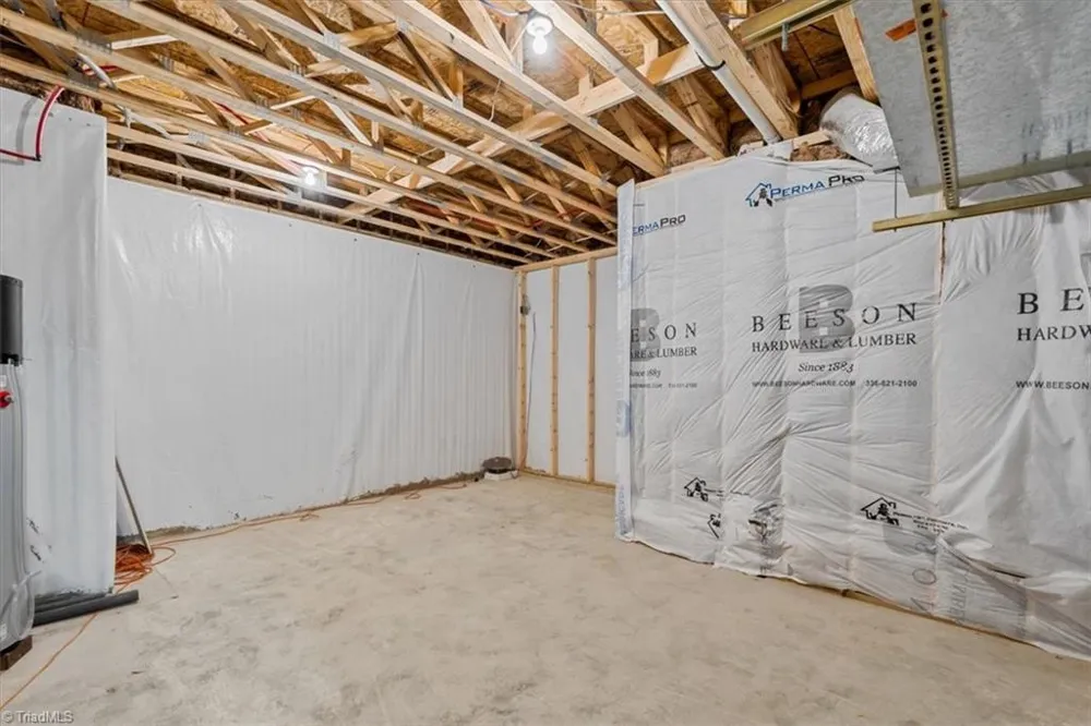 3613 Summit Lakes Drive Browns Summit, NC 27214