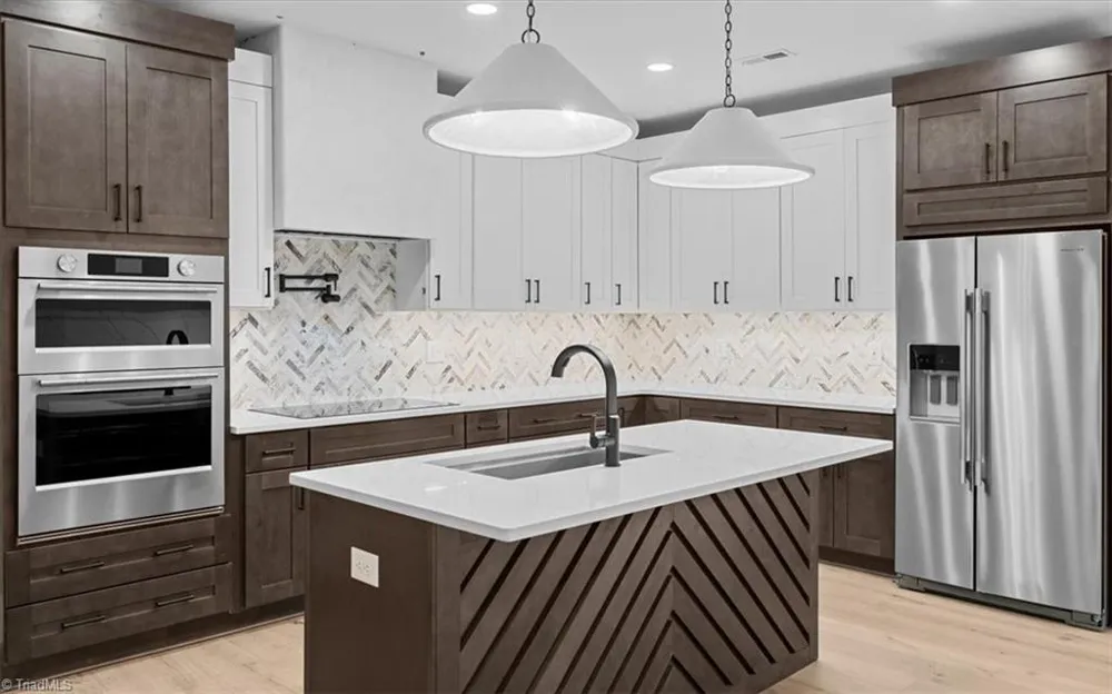 3613 Summit Lakes Drive Browns Summit, NC 27214