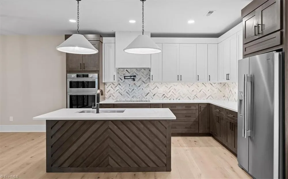 3613 Summit Lakes Drive Browns Summit, NC 27214