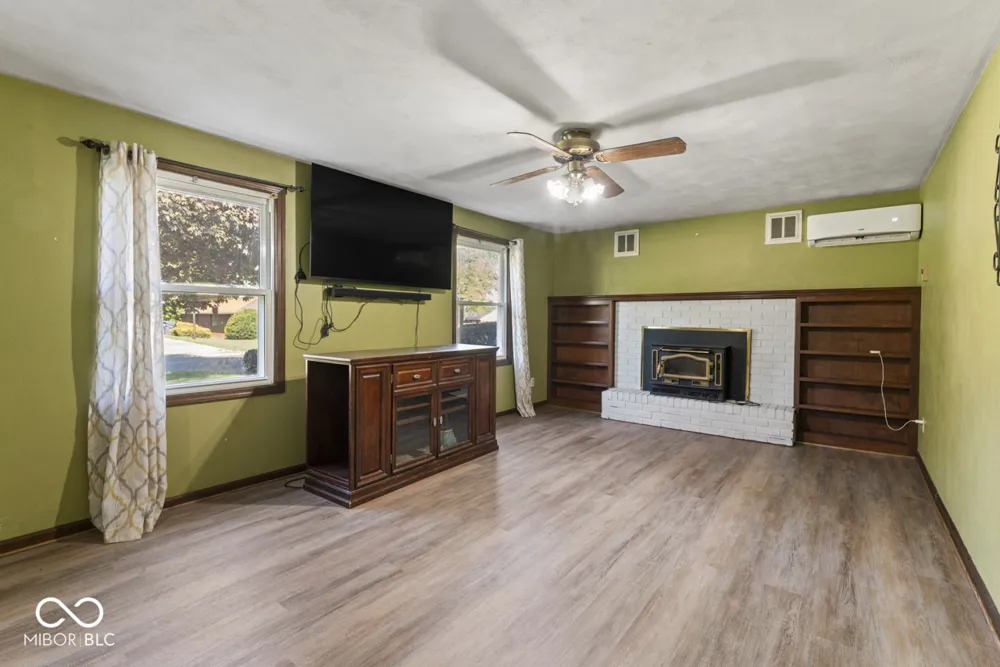 124 Roby Drive Anderson, IN 46012