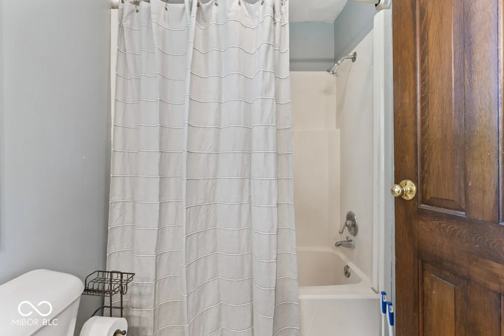 124 Roby Drive Anderson, IN 46012