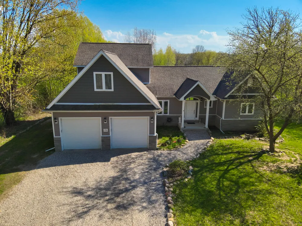 5785 Layton Road Howell City, MI 48836