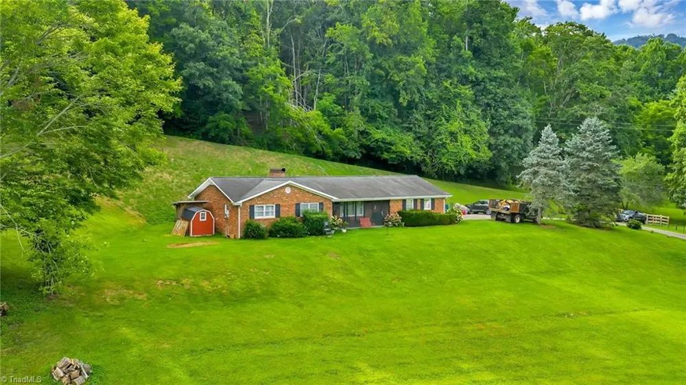 2351 US Highway 221 Jefferson, NC 28640