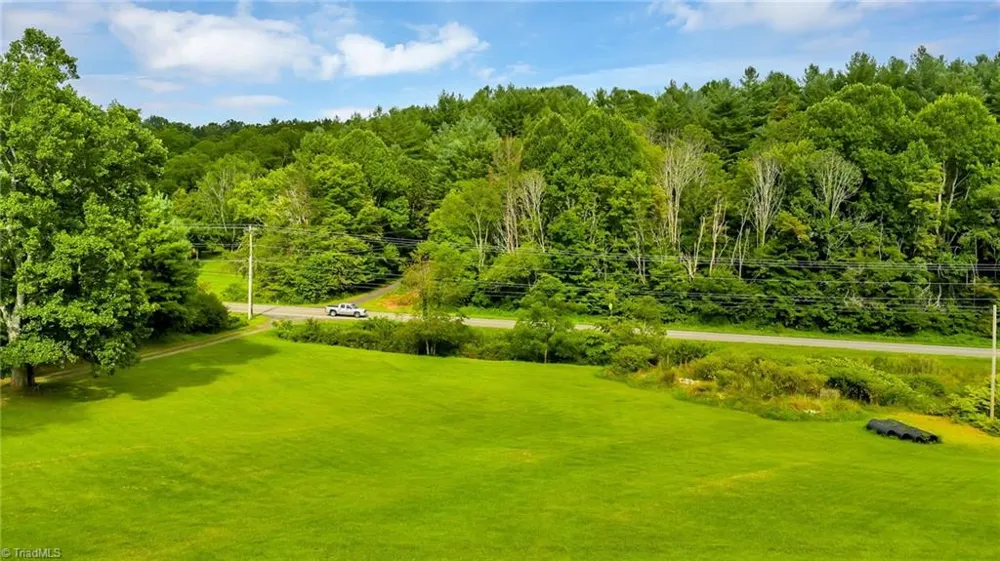2351 US Highway 221 Jefferson, NC 28640