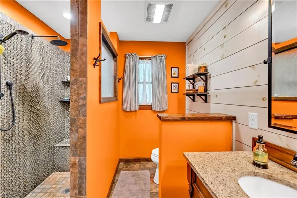 2351 US Highway 221 Jefferson, NC 28640