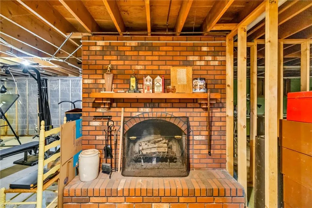 2351 US Highway 221 Jefferson, NC 28640