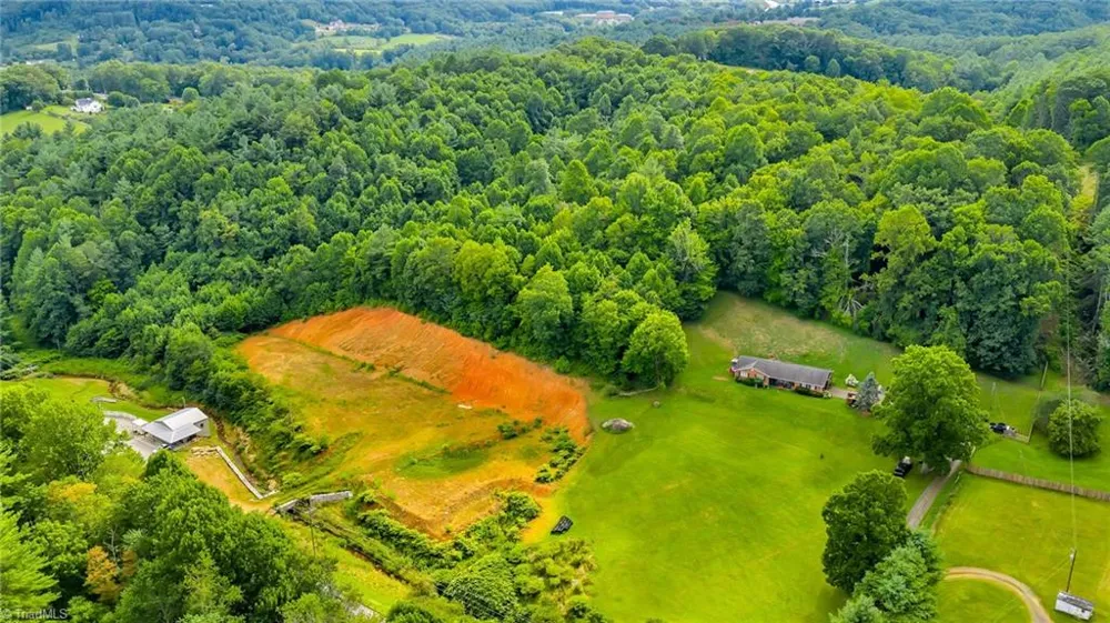 2351 US Highway 221 Jefferson, NC 28640