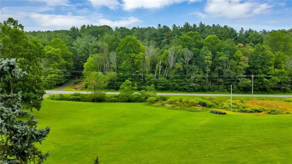 2351 US Highway 221 Jefferson, NC 28640