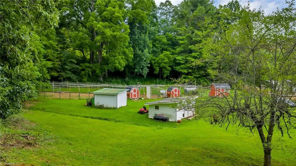 2351 US Highway 221 Jefferson, NC 28640