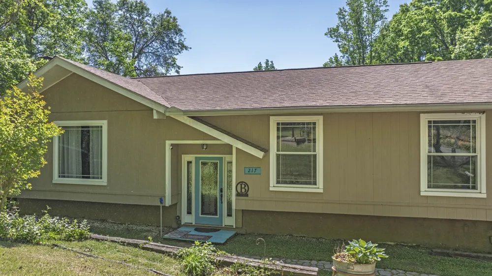 217 Roberts Road Spring City, TN 37381