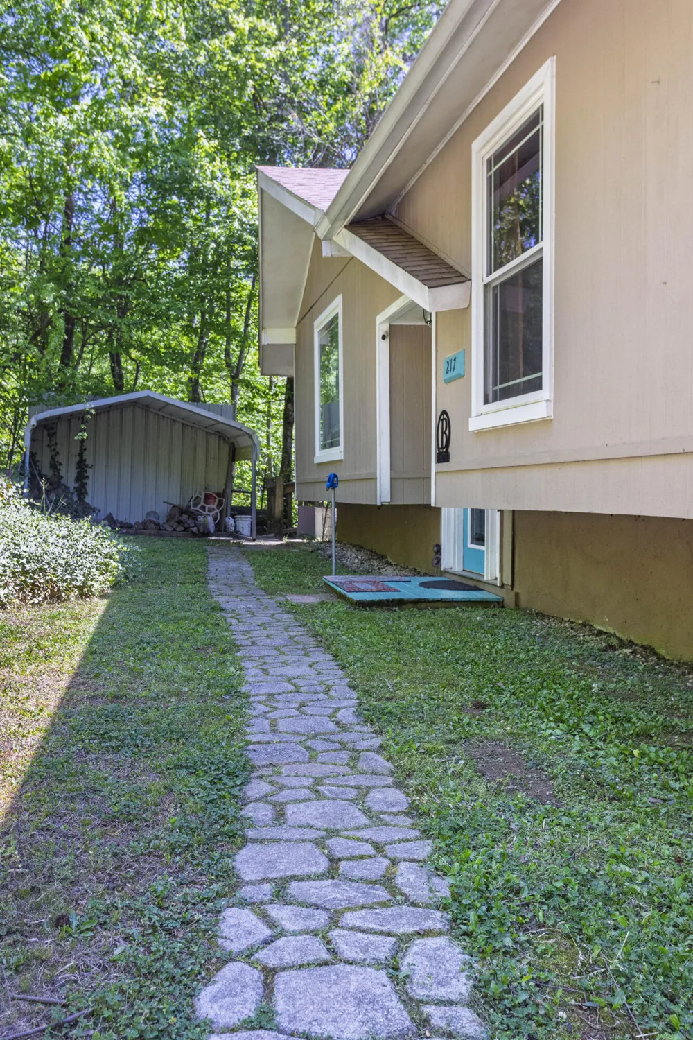 217 Roberts Road Spring City, TN 37381