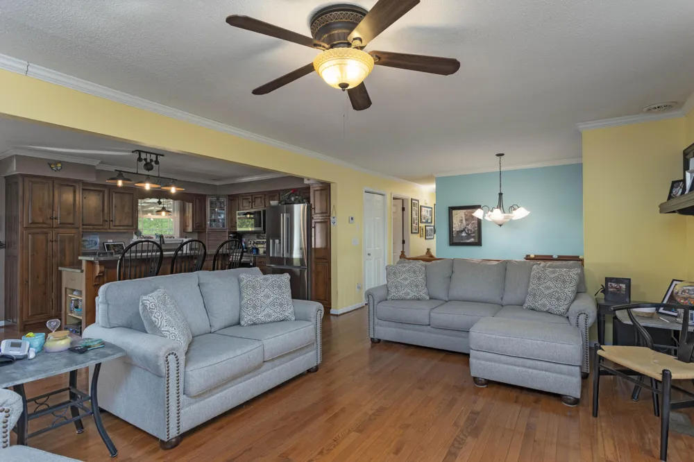 217 Roberts Road Spring City, TN 37381