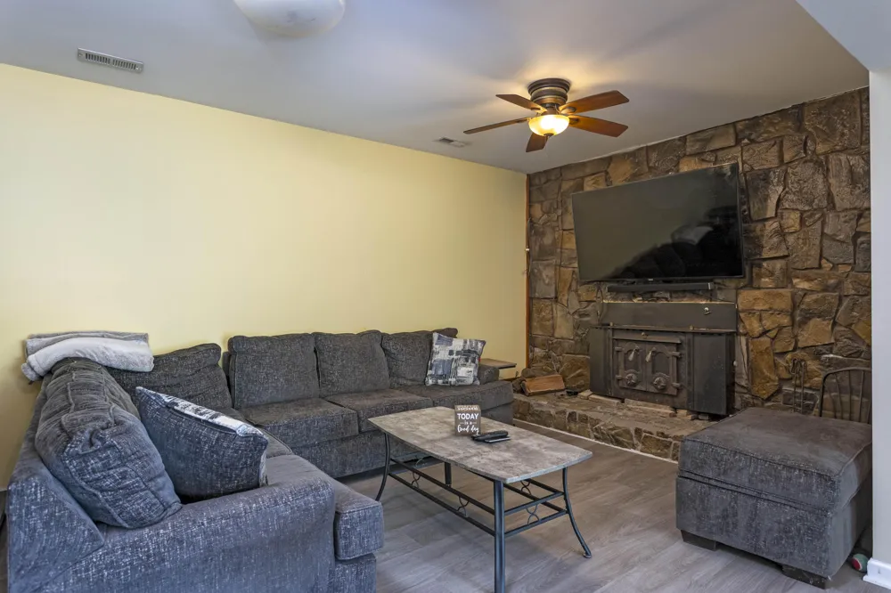 217 Roberts Road Spring City, TN 37381