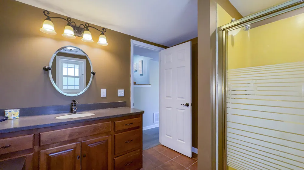 217 Roberts Road Spring City, TN 37381