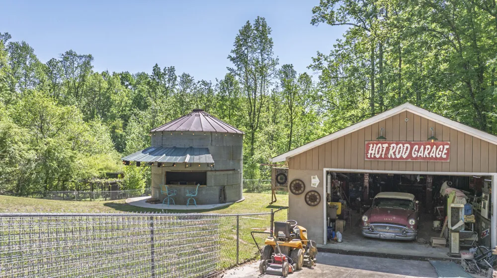 217 Roberts Road Spring City, TN 37381