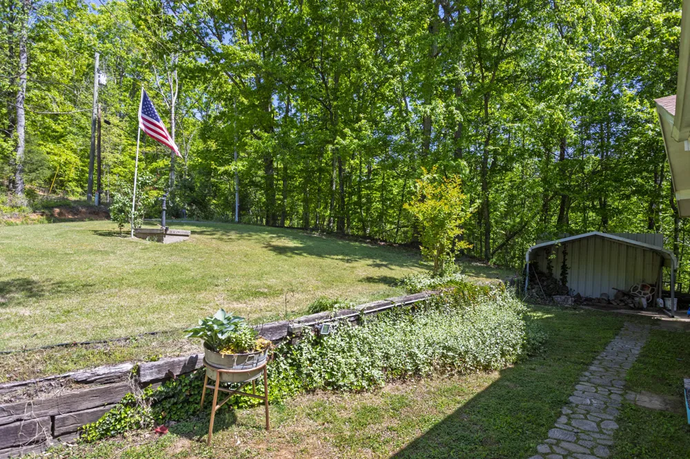 217 Roberts Road Spring City, TN 37381