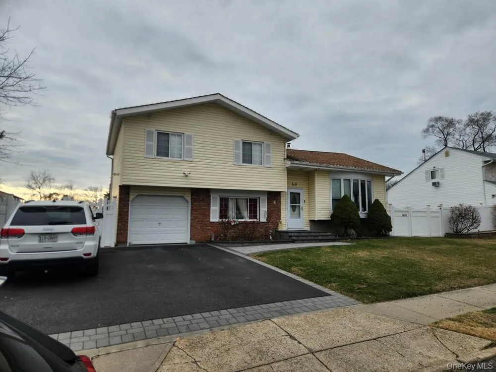 160 Bark Avenue Central Islip, NY 11722