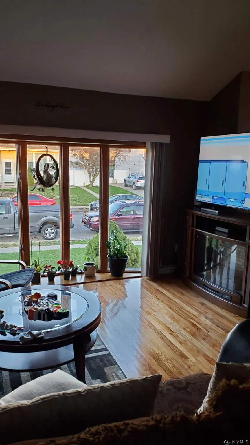 160 Bark Avenue Central Islip, NY 11722