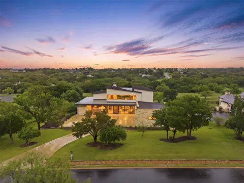 814 The Trails Parkway