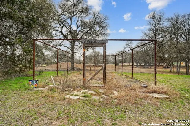2147 TEJAS TRAIL Blanco, TX 78606