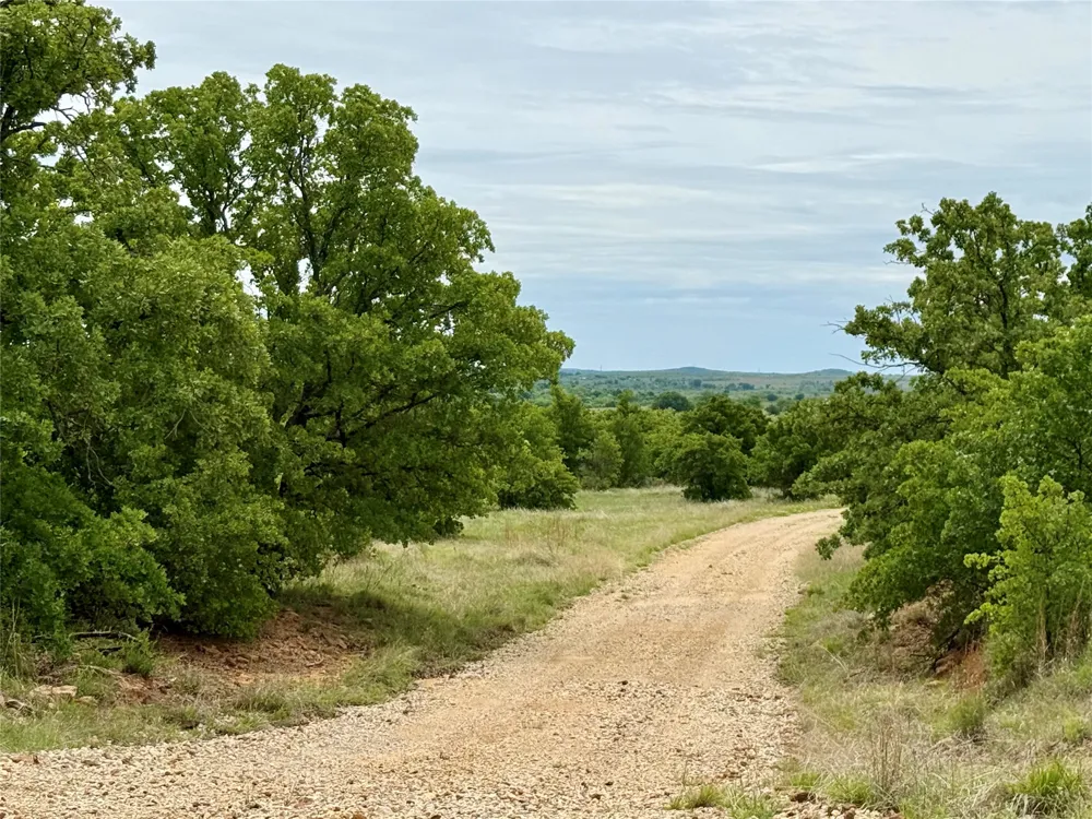 214 E Truce Road Bowie, TX 76431