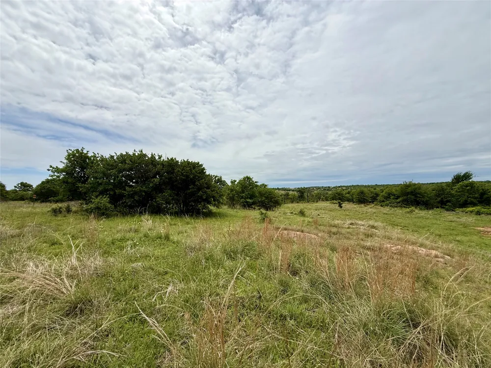 214 E Truce Road Bowie, TX 76431
