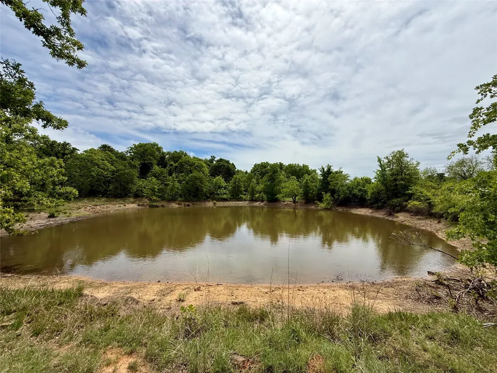 214 E Truce Road Bowie, TX 76431