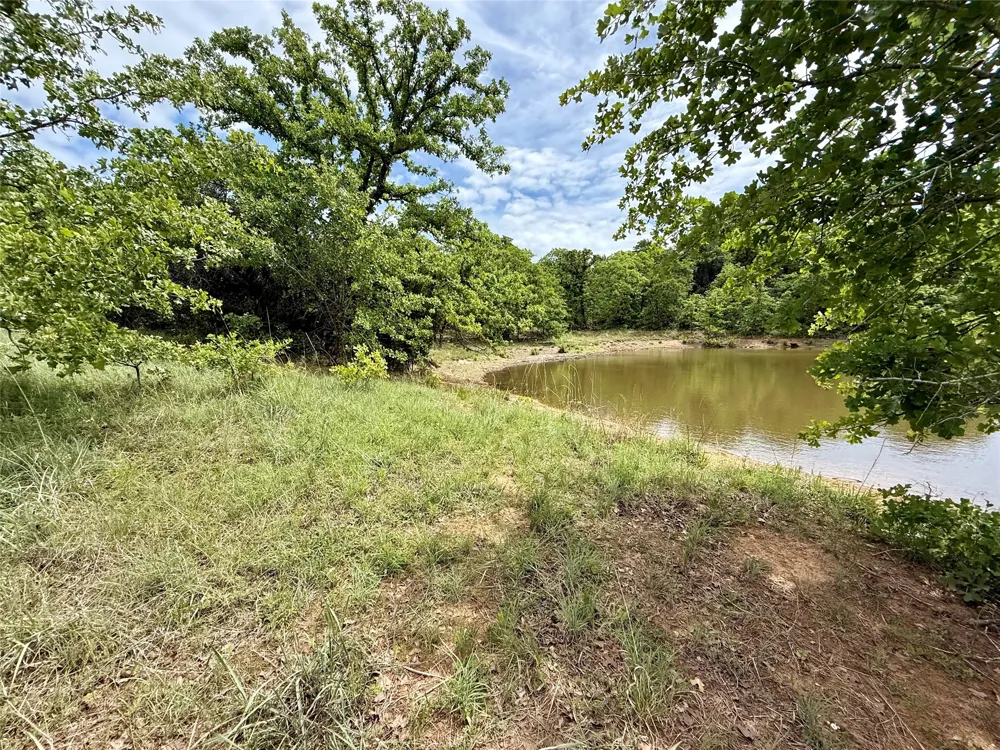 214 E Truce Road Bowie, TX 76431