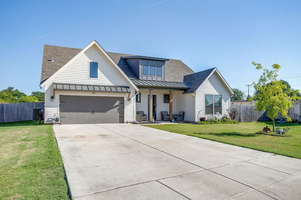 1016 County Road 337 Glen Rose, TX 76043
