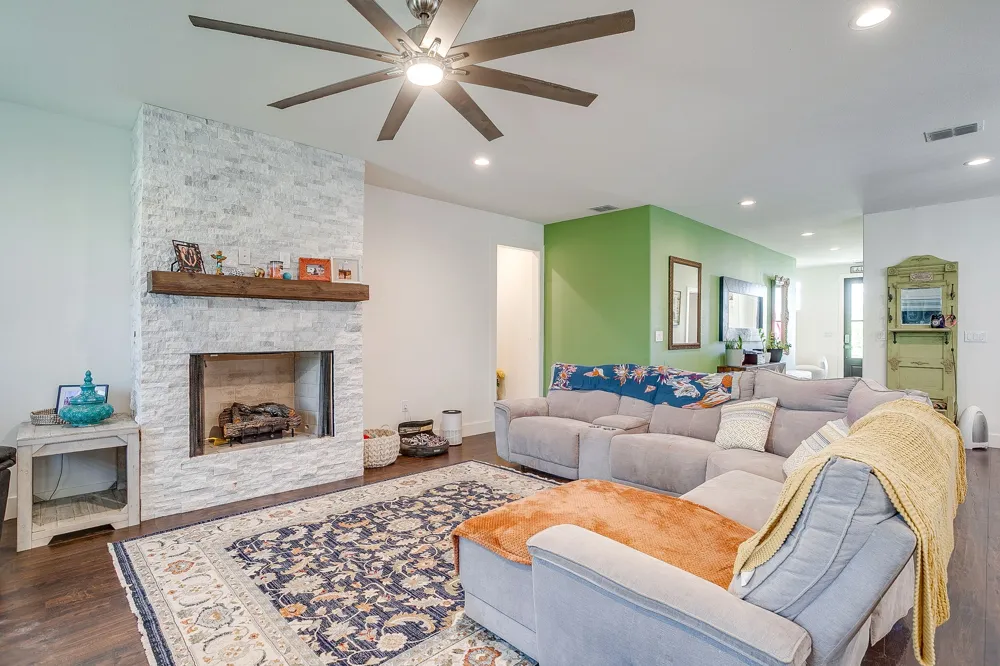 1016 County Road 337 Glen Rose, TX 76043