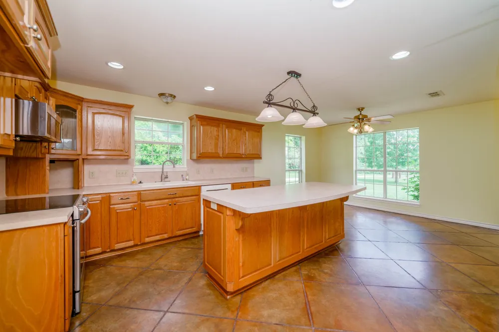 3460 Hawk Road Diana, TX 75640
