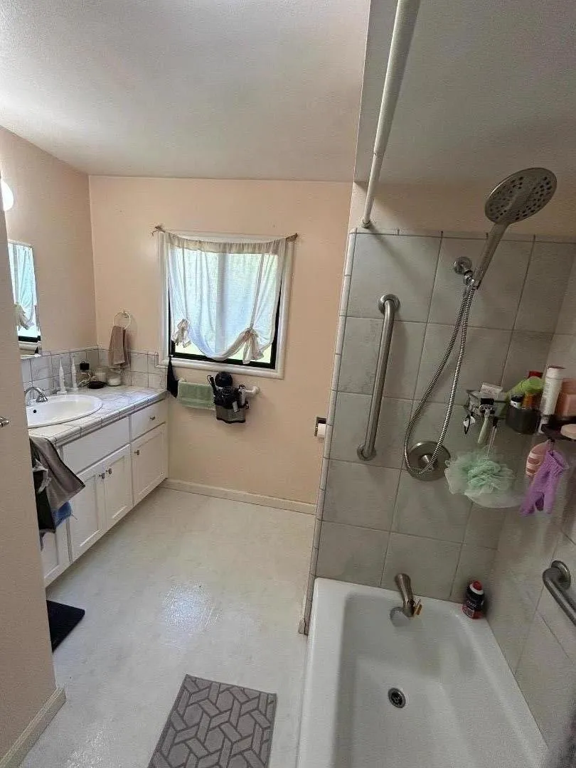 906 Bautista Drive Salinas, CA 93901