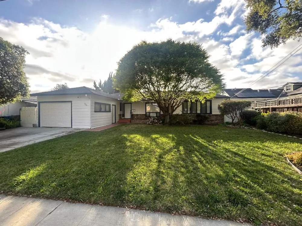 906 Bautista Drive Salinas, CA 93901