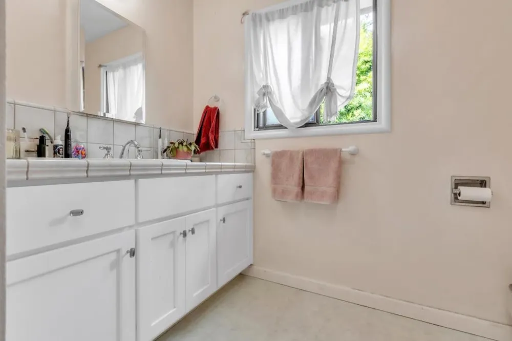 906 Bautista Drive Salinas, CA 93901