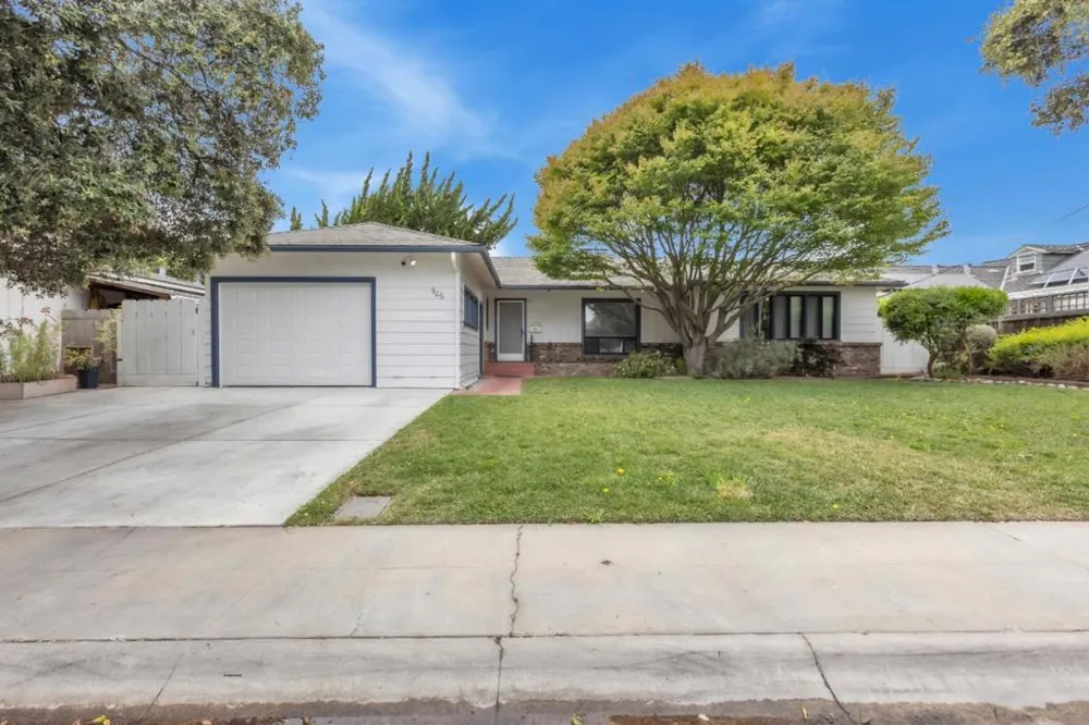 906 Bautista Drive Salinas, CA 93901